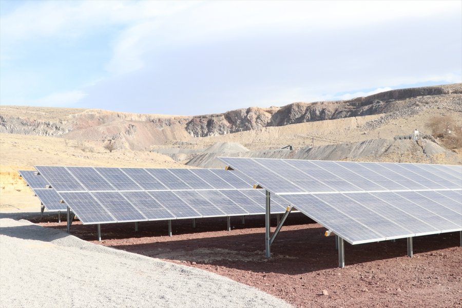 Niğde'de Bor Belediyesince Kurulan Güneş Enerjisi Santrali Elektrik Üretimine Başladı