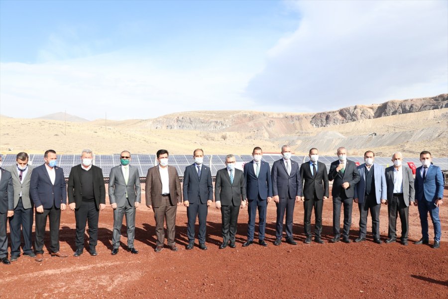Niğde'de Bor Belediyesince Kurulan Güneş Enerjisi Santrali Elektrik Üretimine Başladı
