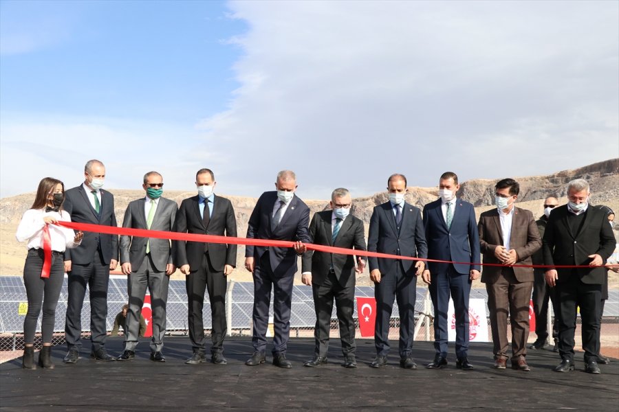 Niğde'de Bor Belediyesince Kurulan Güneş Enerjisi Santrali Elektrik Üretimine Başladı