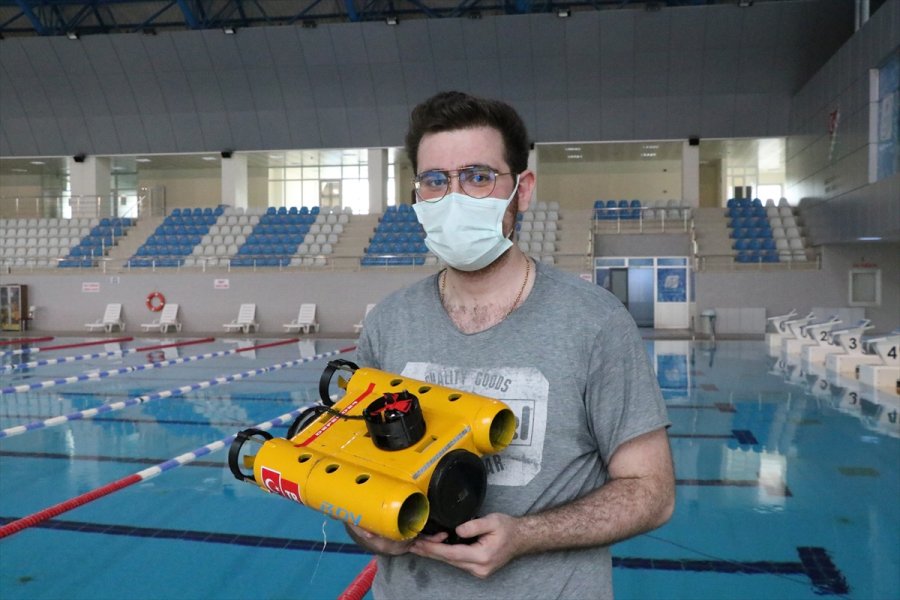 Üniversite Öğrencisi Niğde Teknopark'ta Mini 