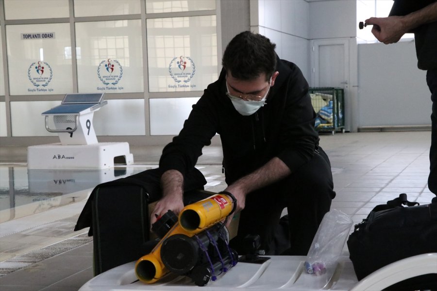 Üniversite Öğrencisi Niğde Teknopark'ta Mini 