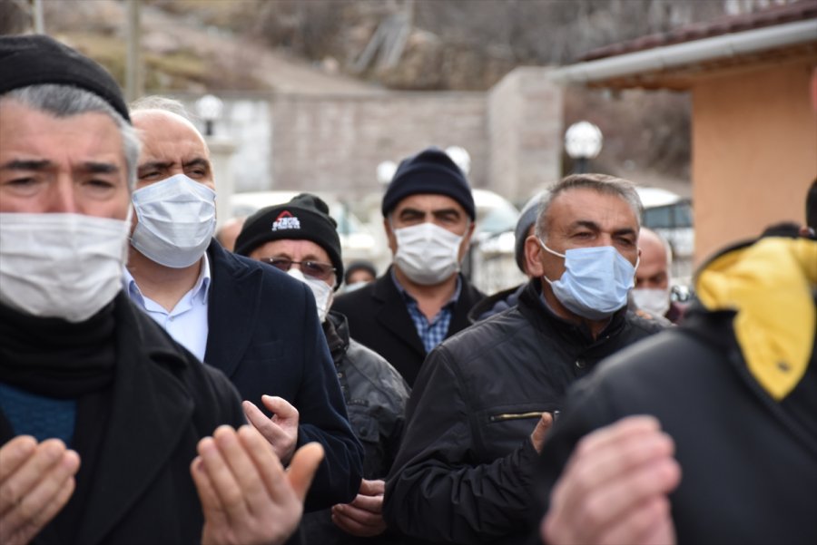 Vefat Eden Kore Gazisi İbrahim Alp Ankara'da Son Yolculuğuna Uğurlandı
