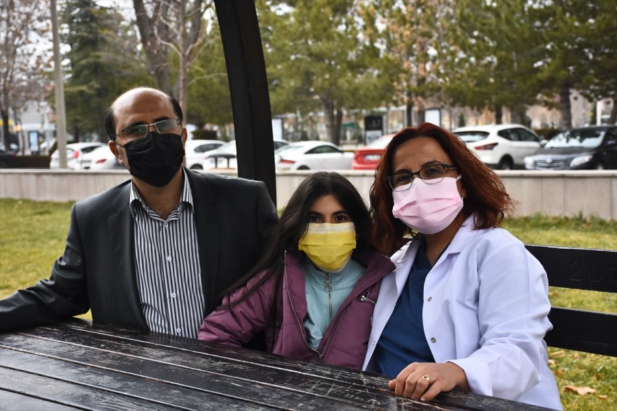 Akademisyen Çift, Türkiye'nin İlk Mrna Aşısı İçin Ter Döküyor