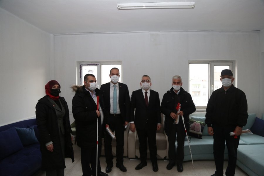 Beyaz Baston Görme Engelliler Haftası