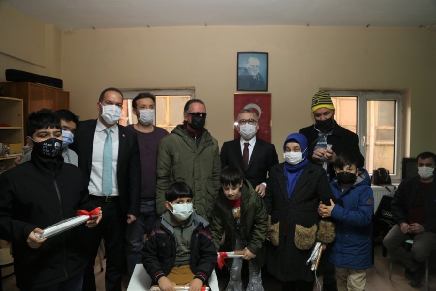 Beyaz Baston Görme Engelliler Haftası