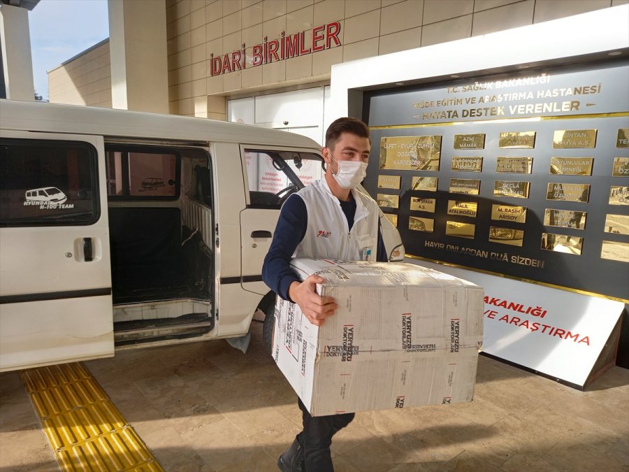 Genç Yeryüzü Doktorları Topluluğu'ndan Kovid-19 Servisi Çalışanlarına