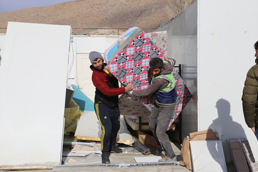 Halkapınar'da Şiddetli Rüzgar Hasara Yol Açtı