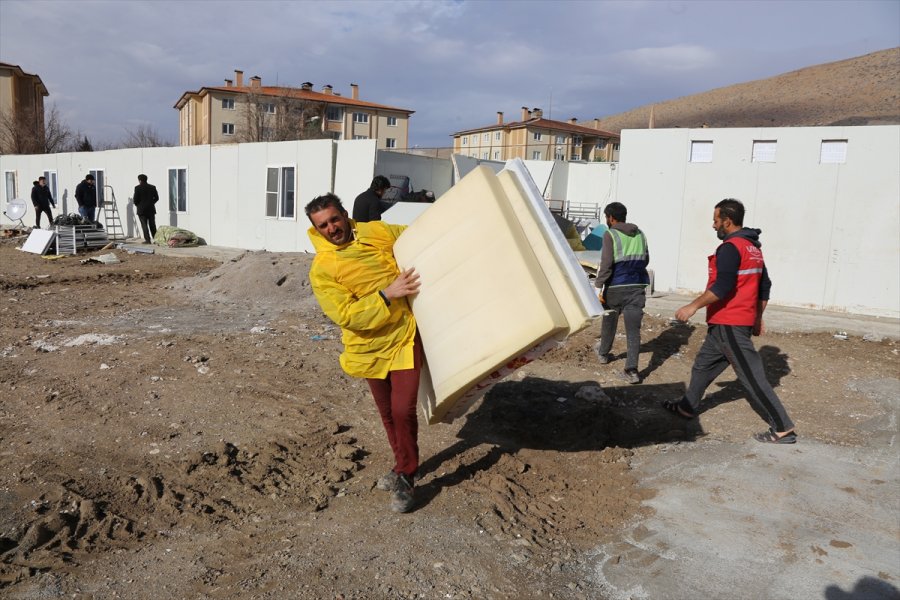 Halkapınar'da Şiddetli Rüzgar Hasara Yol Açtı