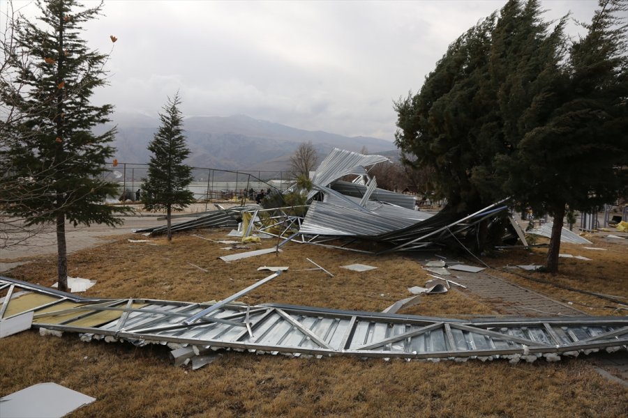 Halkapınar'da Şiddetli Rüzgar Hasara Yol Açtı