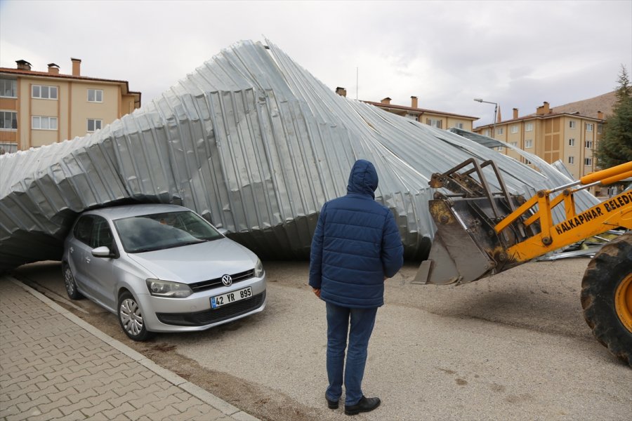 Halkapınar'da Şiddetli Rüzgar Hasara Yol Açtı