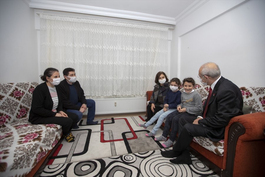 Kılıçdaroğlu Ve Eşinden Ev Ziyareti