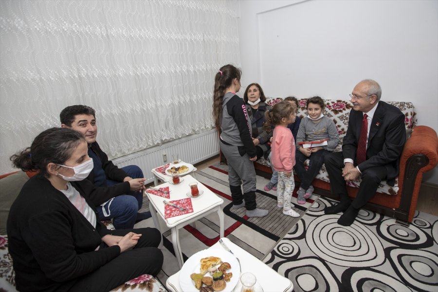 Kılıçdaroğlu Ve Eşinden Ev Ziyareti
