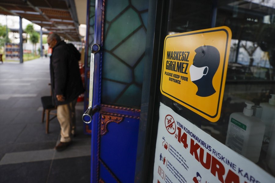 Kovid-19 Çıkartmaları Hayatın Her Alanında Kendini Hissettiriyor