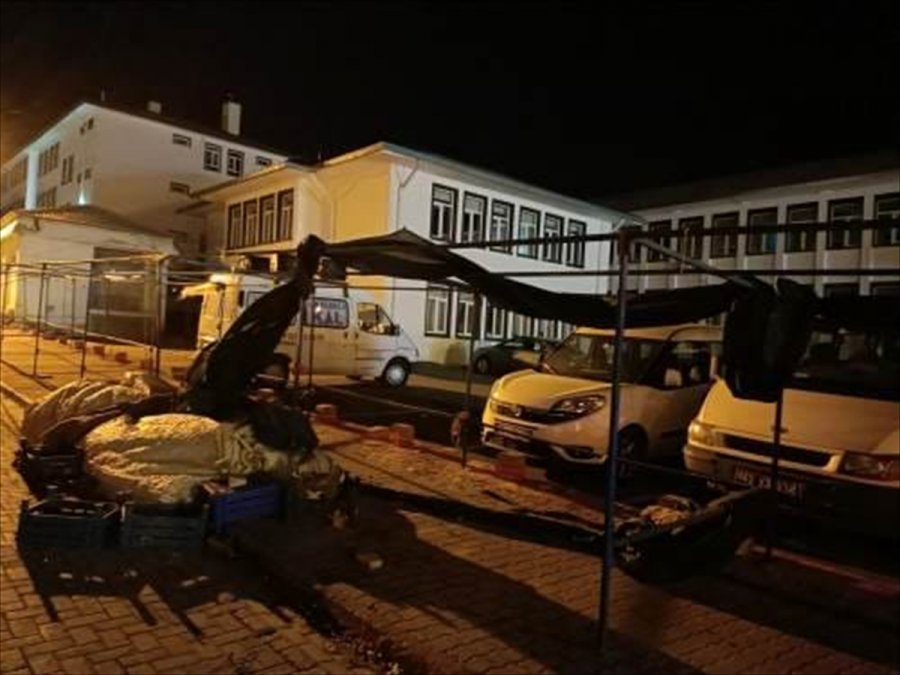 Seydişehir'de Sobadan Sızan Gazdan Zehirlenen 3 Kişi Hastaneye Kaldırıldı