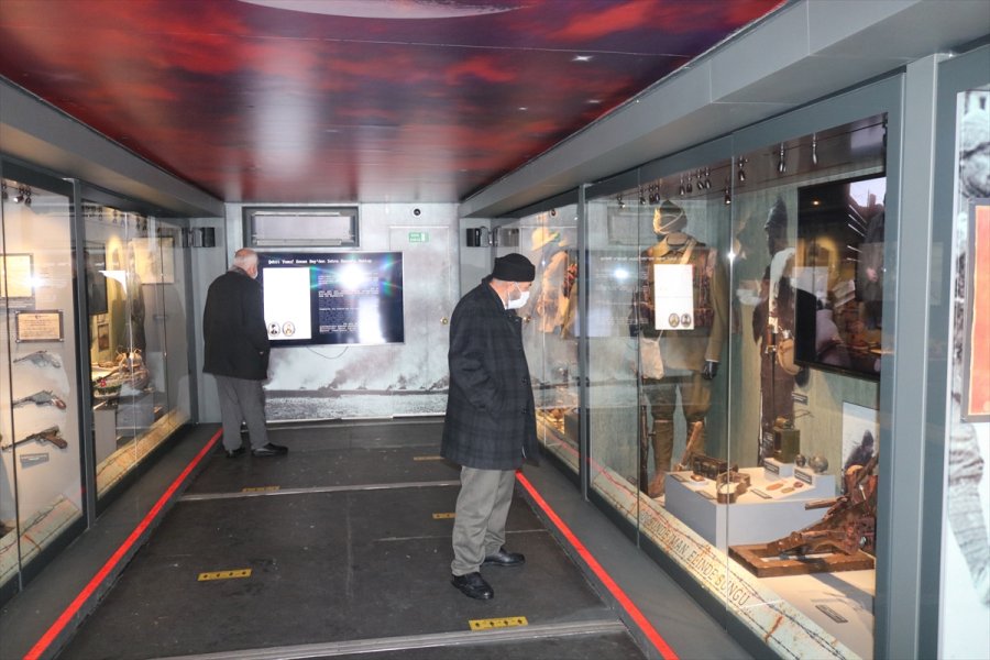 Çanakkale Savaşları Mobil Müzesi, Gölbaşı'nda Ziyarete Açıldı
