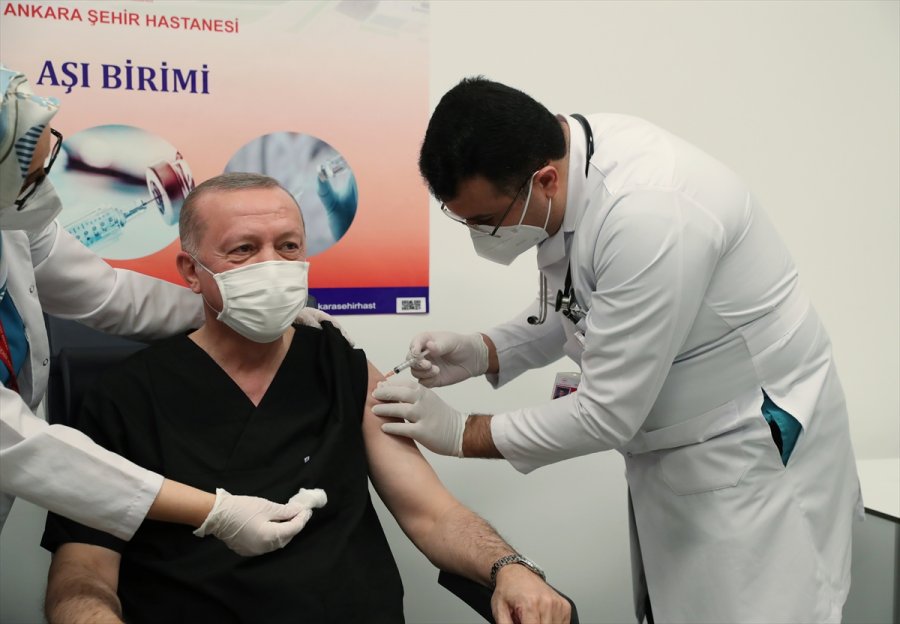 Cumhurbaşkanı Erdoğan Kovid-19 Aşısı Oldu