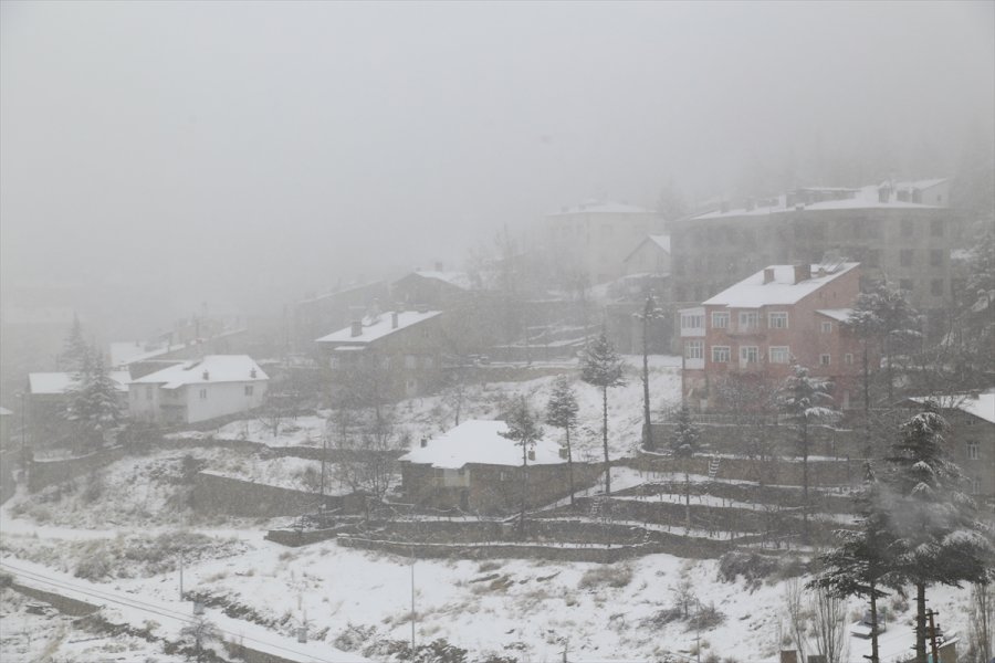 Hadim'de Kar Yağışı Etkili Oluyor