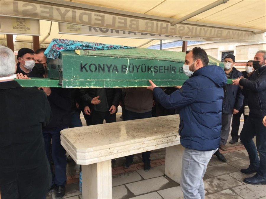 Konya'da 8 Yıldır Yoğun Bakımda Tedavi Gördüğü Hastanede Ölen Çocuk Toprağa Verildi