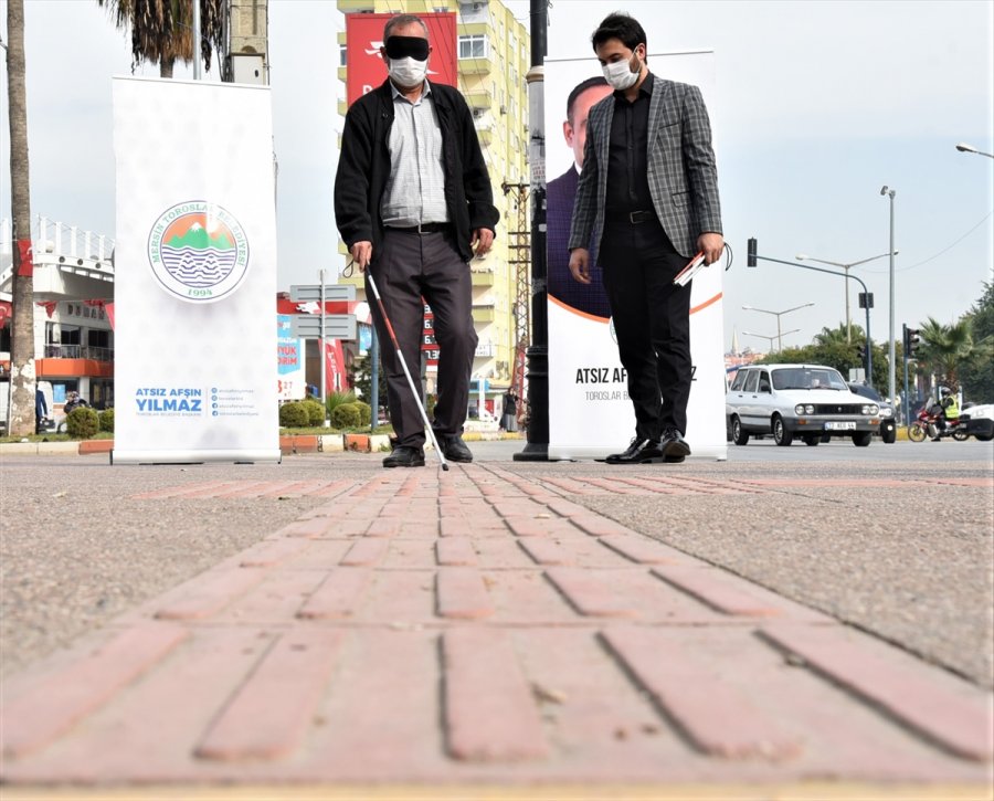 Mersin'de Görme Engellileri Anlamak İçin Farkındalık Etkinliği Düzenlendi