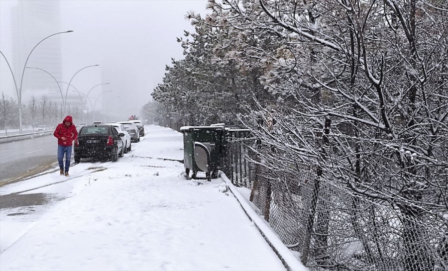 Başkentte Kar Yağışı Etkili Oluyor