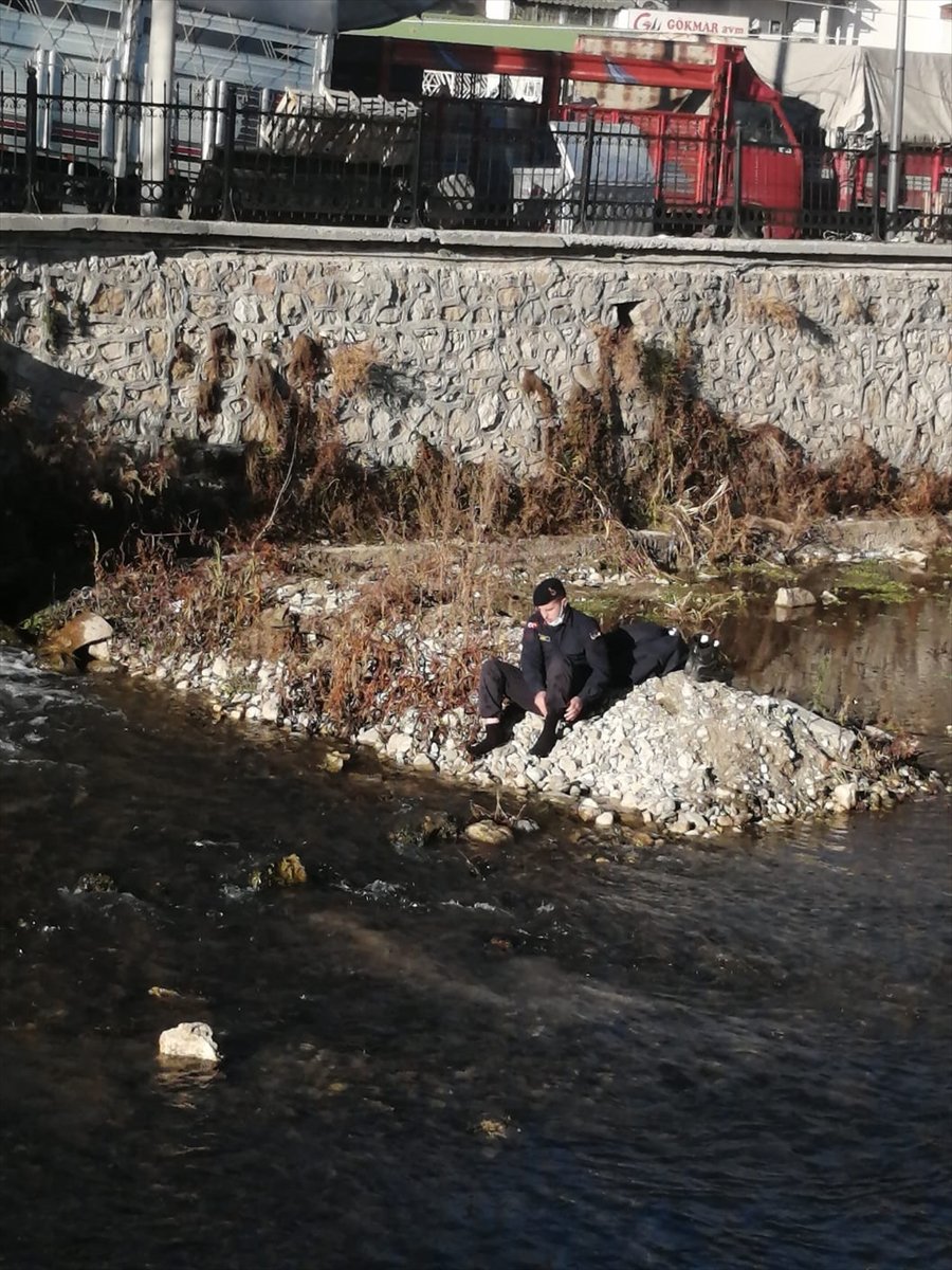 Bozkır'da Jandarma Ekipleri Yaralı Kızıl Şahine Yardım Eli Uzattı