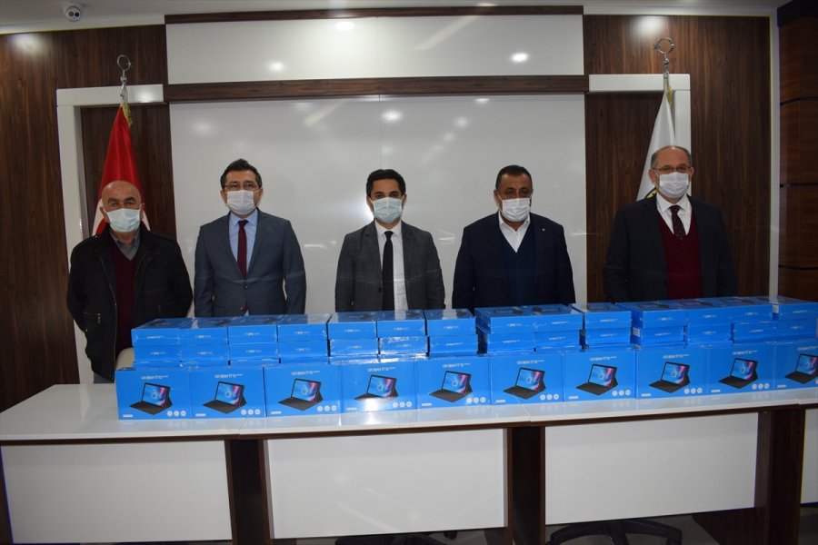 Karapınar'da Öğrencilere Tablet Dağıtımı Yapıldı