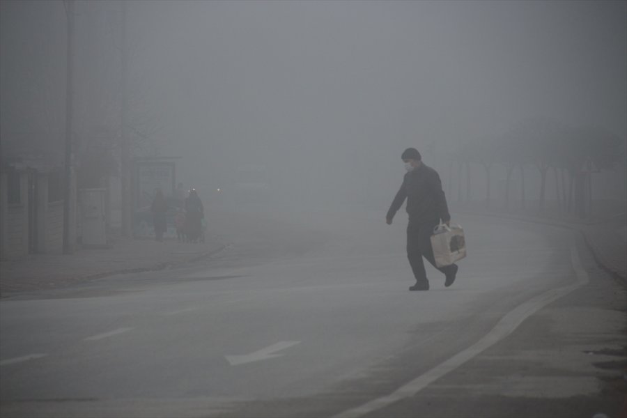 Konya'da Yoğun Sis Etkili Olmaya Devam Ediyor