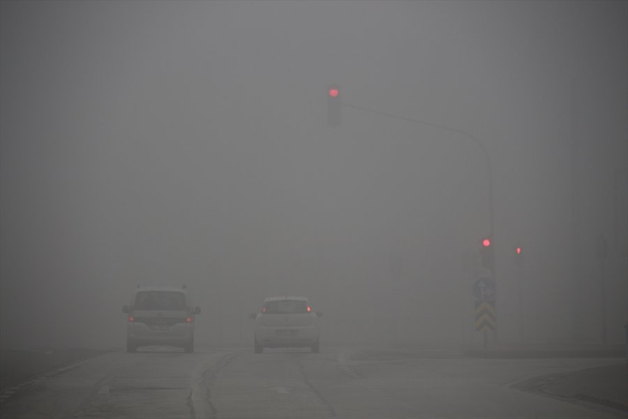 Konya'da Yoğun Sis Etkili Olmaya Devam Ediyor