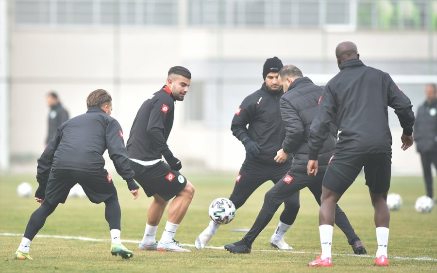 Konyaspor, Göztepe Maçının Hazırlıklarını Tamamladı