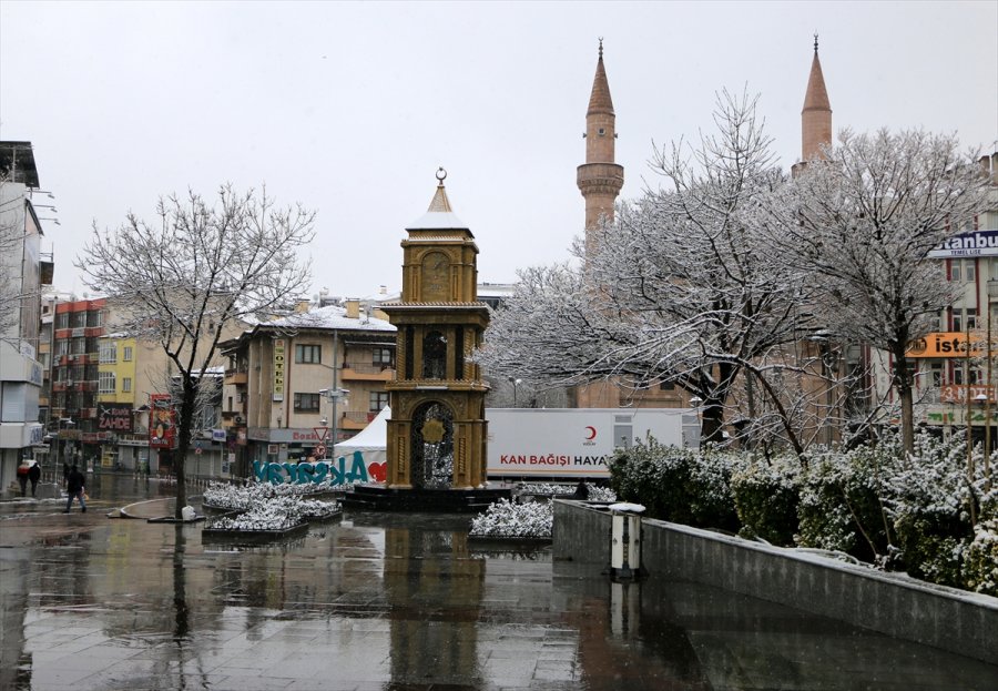 Konya, Afyonkarahisar Ve Aksaray'da Sokağa Çıkma Kısıtlamasında Sessizlik Hakim