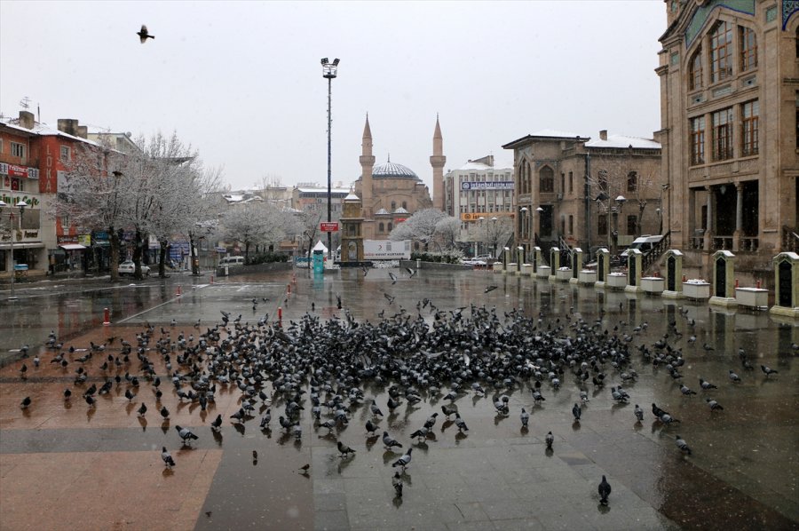 Konya, Afyonkarahisar Ve Aksaray'da Sokağa Çıkma Kısıtlamasında Sessizlik Hakim