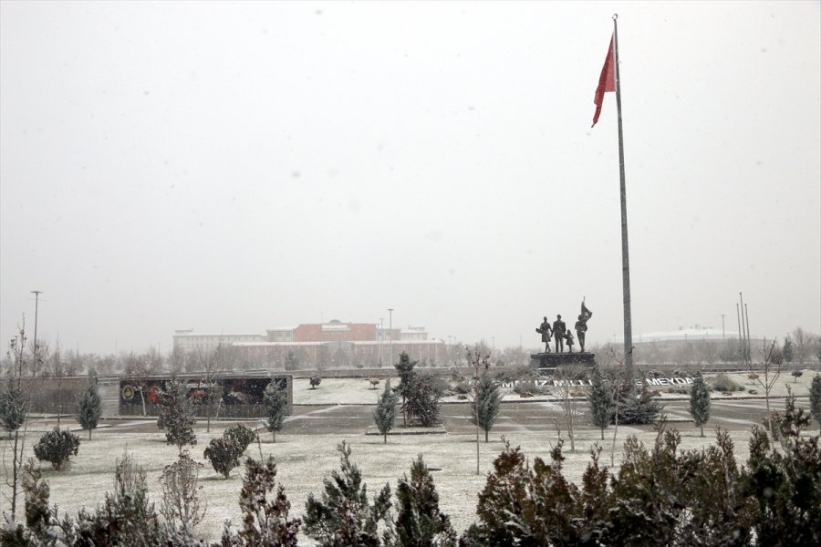 Konya, Afyonkarahisar Ve Aksaray'da Sokağa Çıkma Kısıtlamasında Sessizlik Hakim