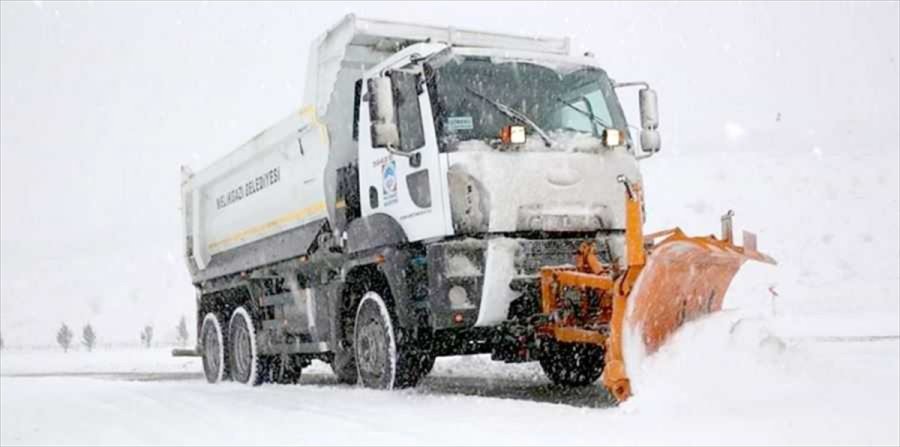 Melikgazi'de Kar Temizleme Ve Tuzlama Ekipleri Göreve Hazır