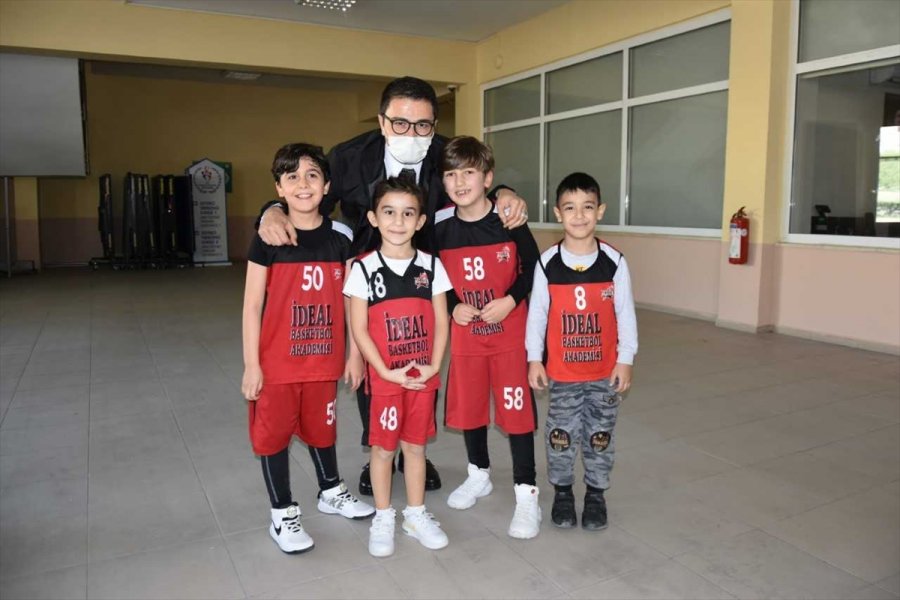 Mersin Gençlik Ve Spor İl Müdürü Demir, Tarsus'ta Spor Tesislerini İnceledi
