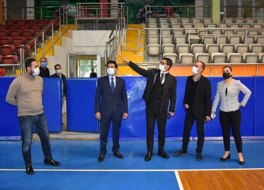 Mersin Gençlik Ve Spor İl Müdürü Demir, Tarsus'ta Spor Tesislerini İnceledi
