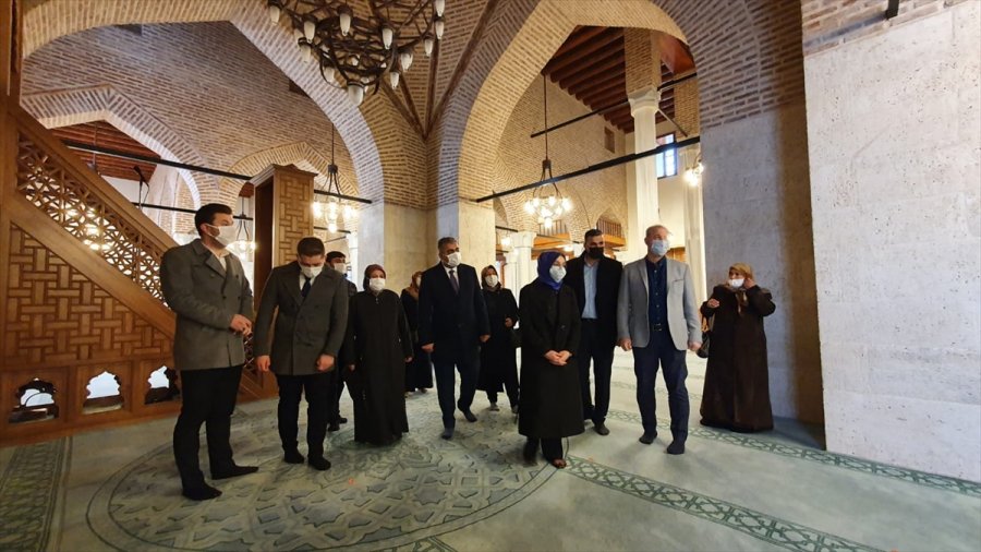 Ak Parti Genel Başkan Yardımcısı Leyla Şahin Usta'dan Aşı Tavsiyesi