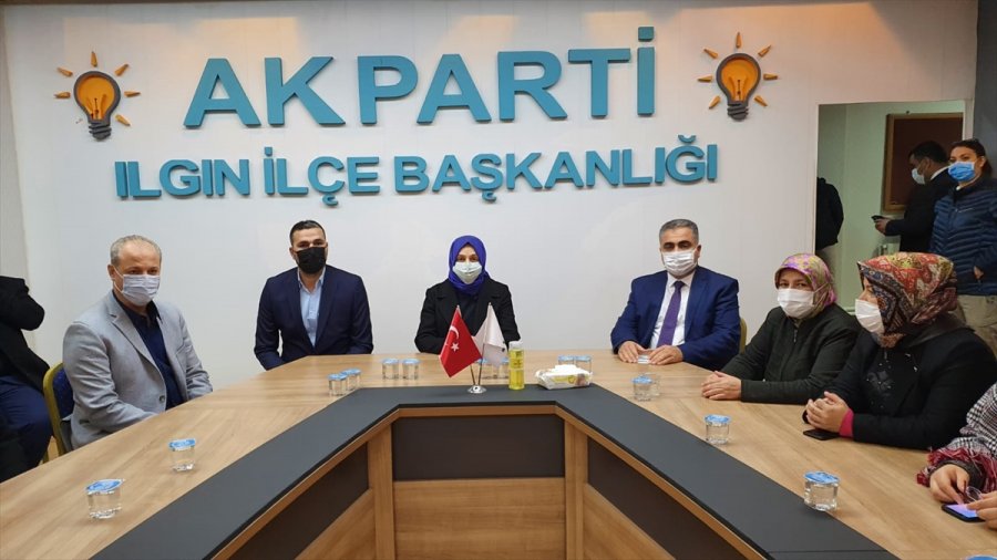 Ak Parti Genel Başkan Yardımcısı Leyla Şahin Usta'dan Aşı Tavsiyesi
