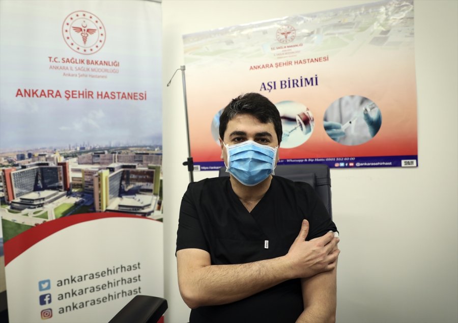 Demokrat Parti Genel Başkanı Gültekin Uysal Kovid-19 Aşısı Yaptırdı: