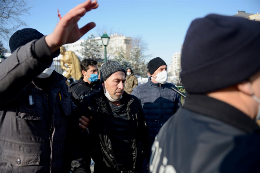 Eskişehir'de Porsuk Çayı'na Düşen Kişi Kurtarıldı