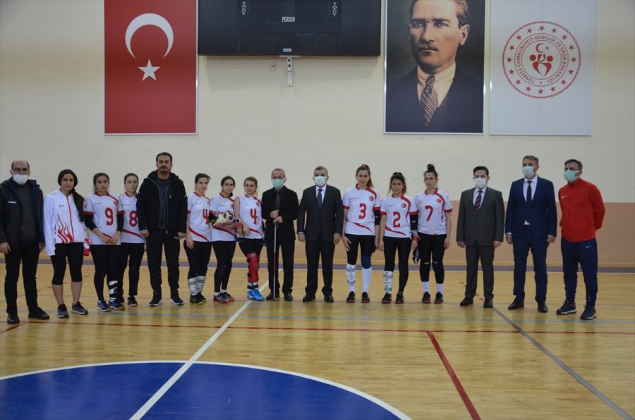 Karaman Valisi Işık, Goalball Kadın Milli Takımı'nı Ziyaret Etti