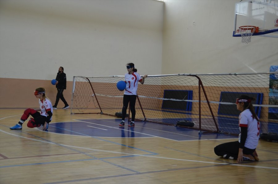Karaman Valisi Işık, Goalball Kadın Milli Takımı'nı Ziyaret Etti