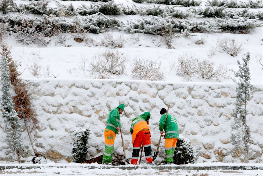 Konya'da Kar Ve Tipi Etkili Oluyor
