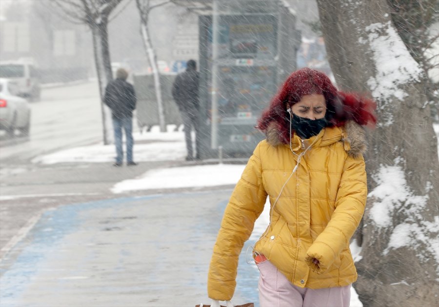 Konya'da Kar Ve Tipi Etkili Oluyor