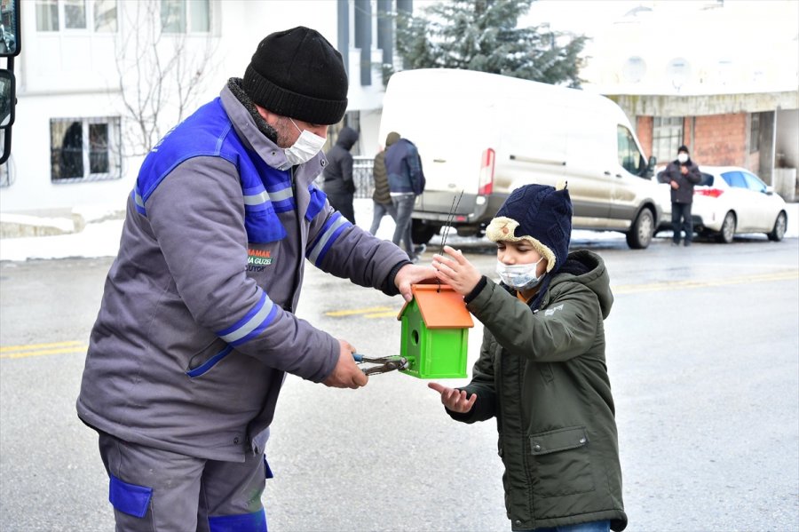 Mamak Belediyesi Kuş Yuvası İsteyen Çocuğun Dileğini Yerine Getirdi