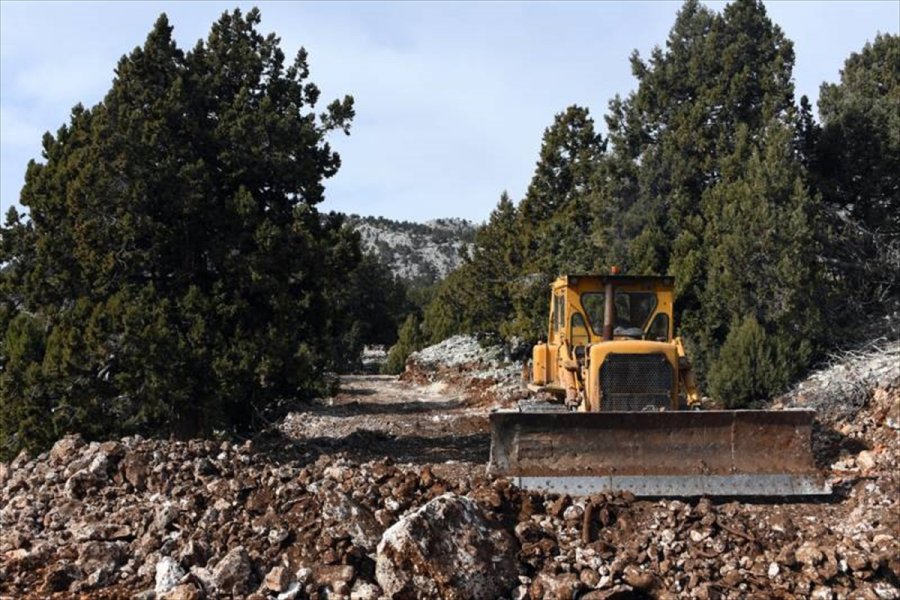 Mersin'de Yaylada Yaşayan Yörük Ailenin Yol Sorunu Çözüldü