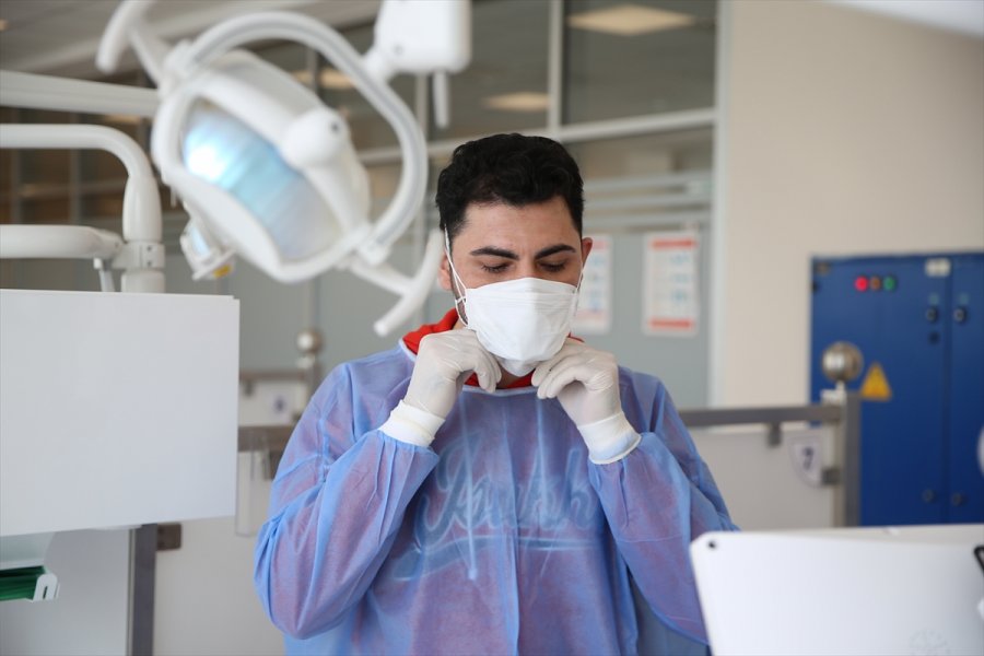 Aldıkları Ek Tedbirlerle Kesintisiz Diş Tedavisi Ve Eğitim Hizmeti Sundular