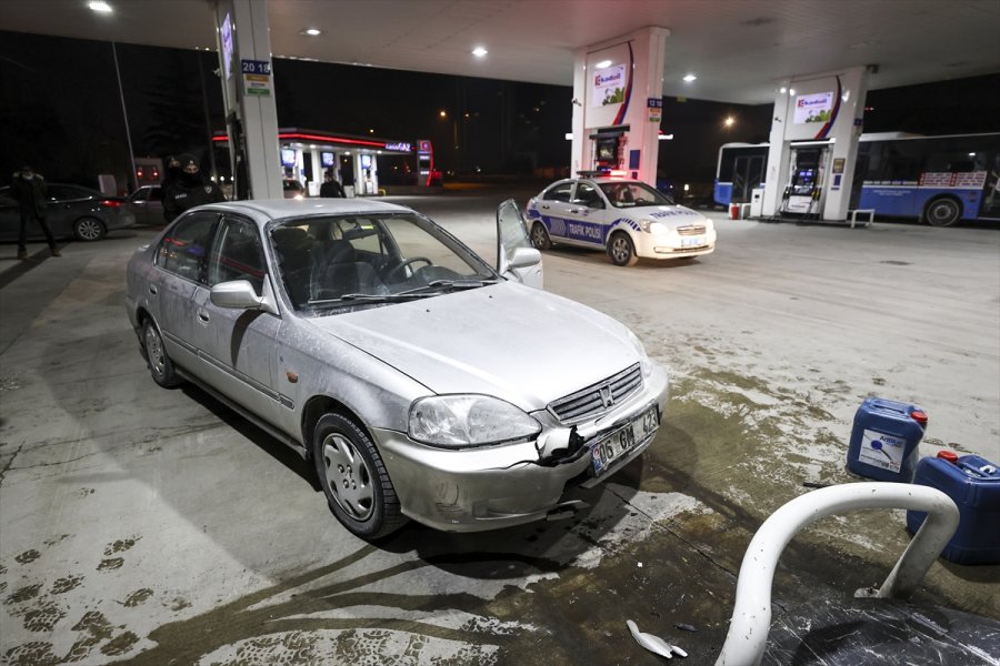 Ankara'da Alkollü Sürücü Yakıt Pompasına Çarptı