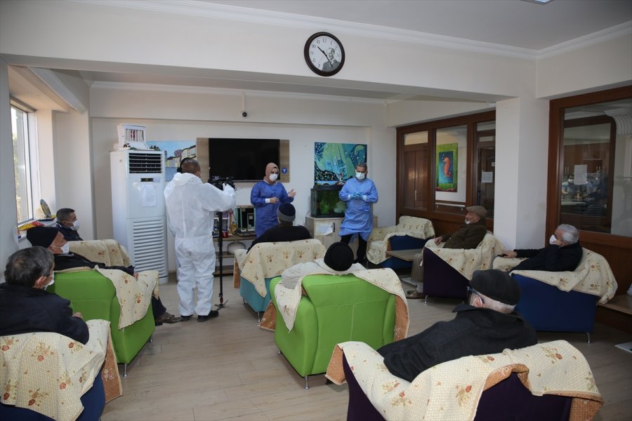 Antalya'da Huzurevlerinde Kovid-19 Aşısı Uygulaması Başladı