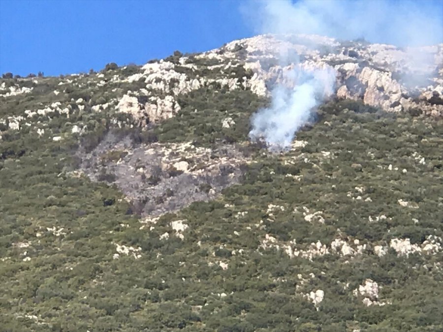 Antalya'da Makilik Alanda Yangın