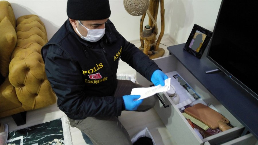 Eskişehir'de Sahte Şirket Kurarak Devleti Zarara Uğrattıkları İddia Edilen 26 Şüpheli Yakalandı